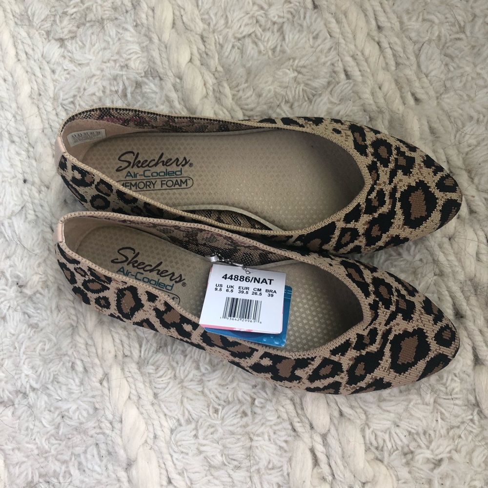 NWT SKECHERS Cleo flats, leopard. Sz 9.5